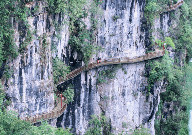 洒金谷,谷内悬崖绝壁,高峻雄浑,飞瀑流泉,鱼梁江,诸梁江,沙河三水在