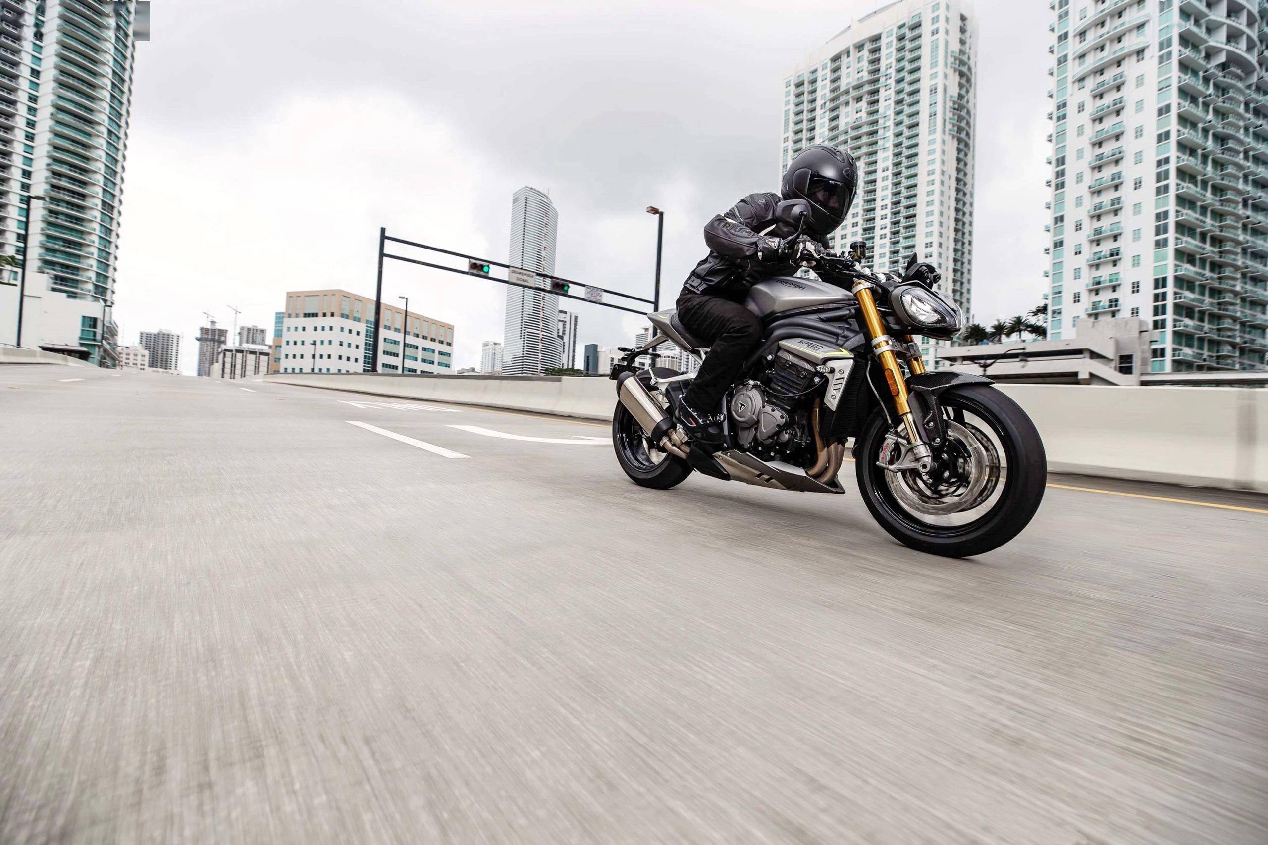 凯旋摩托发布新型街车 speed triple 1200rs