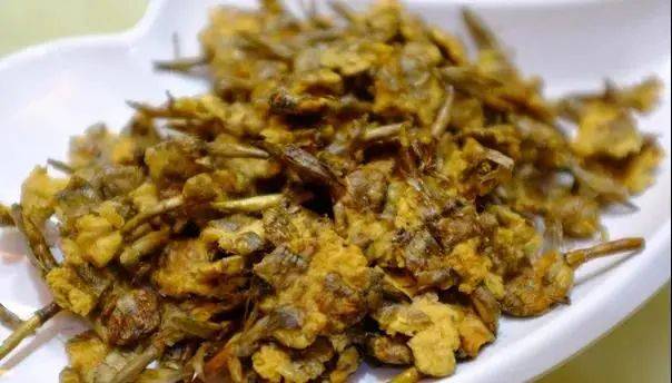 油炸小茨菇也印证了屯堡菜的特点小茨菇