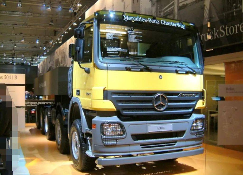 奔驰actros"大脸猫"救援卡车 这个底盘改装房车肯定厉害