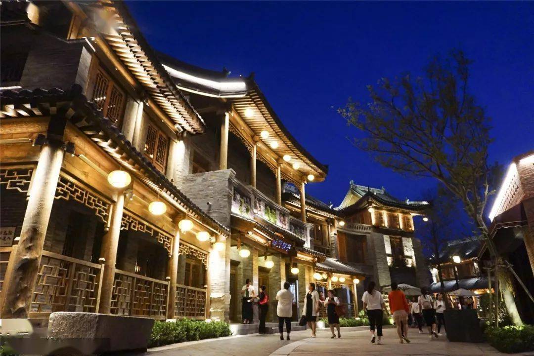 鹤壁市浚县古城商业步行街 6 焦作市山阳区潮街步行街 7.
