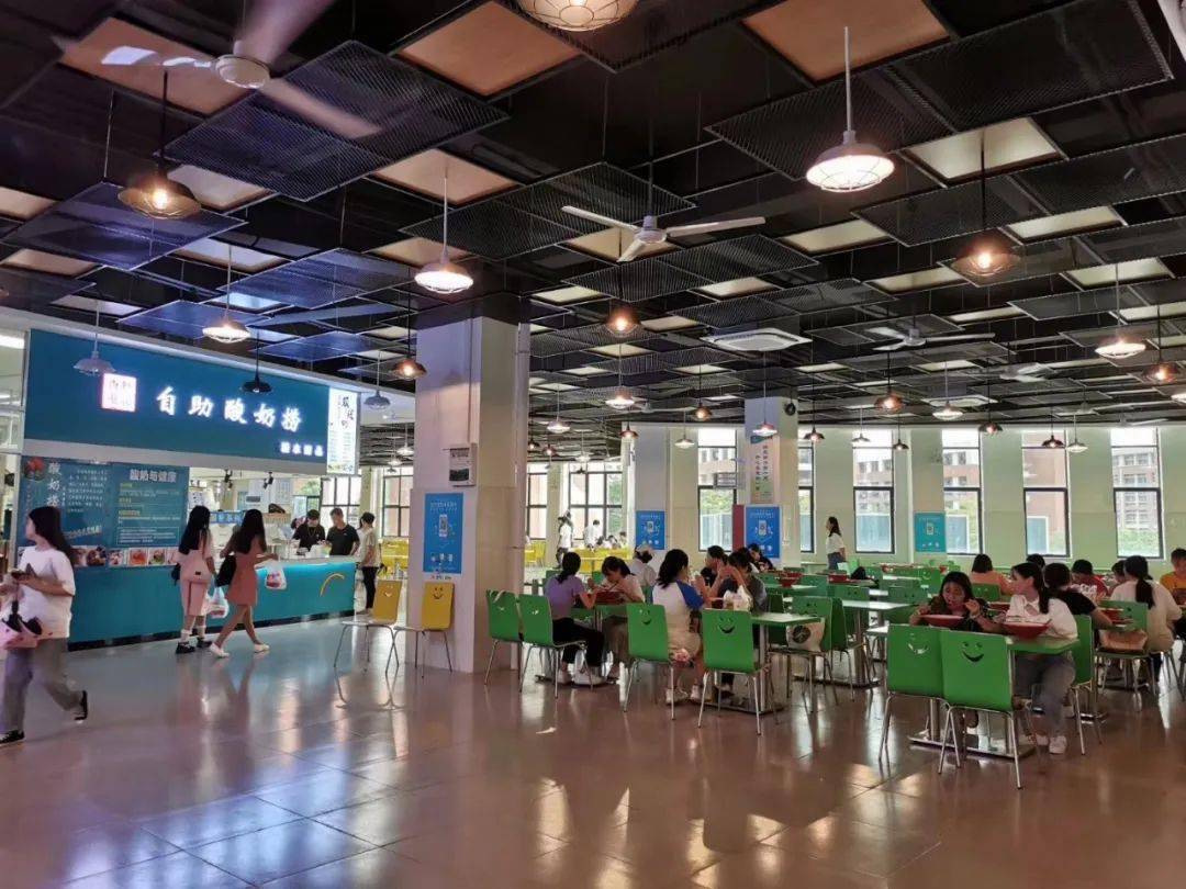 公办|【广东茂名健康职业学院】录取分数/学校环境,宿舍介绍