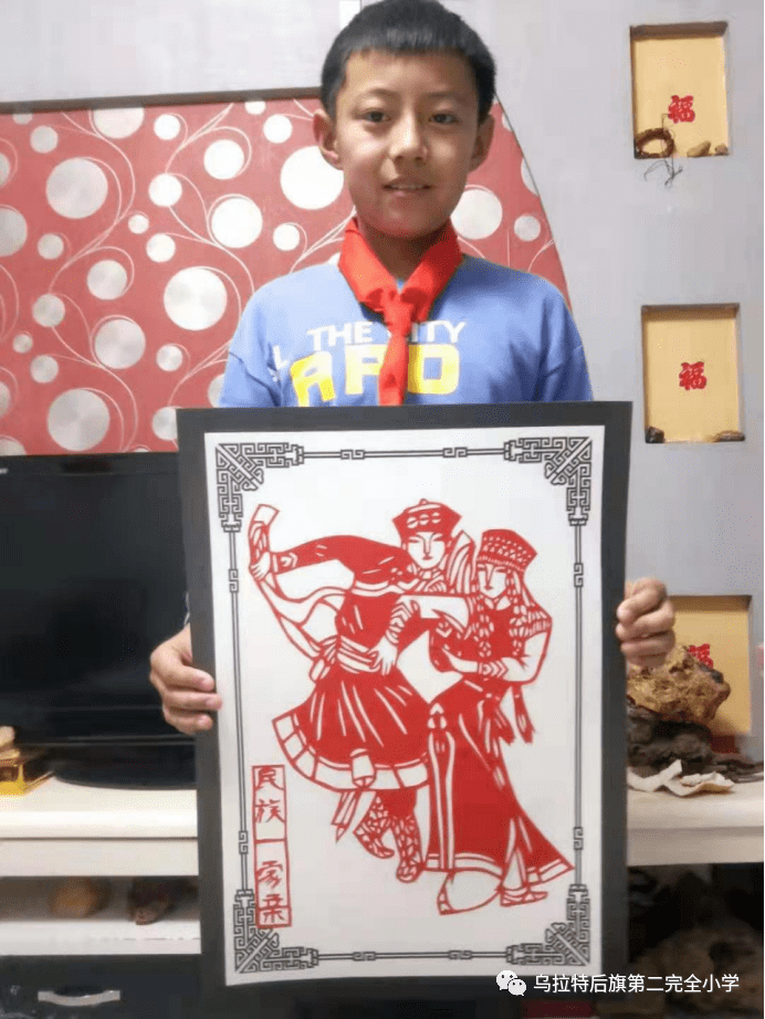 民族团结的朗诵,歌曲,舞蹈,器乐演奏,绘画,手抄报,剪纸,手工作品以及