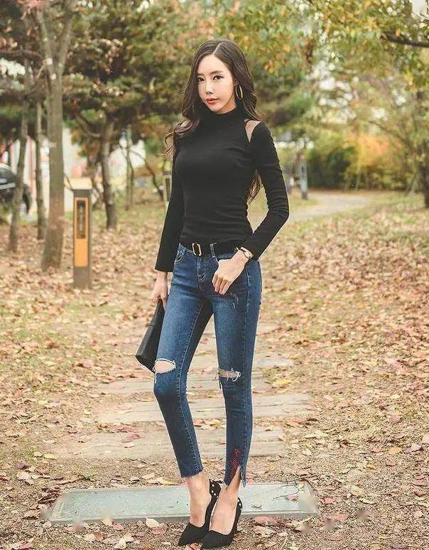 全方位展现自身的魅力姿势,让美女从头到脚都显得精致时髦,提升女人