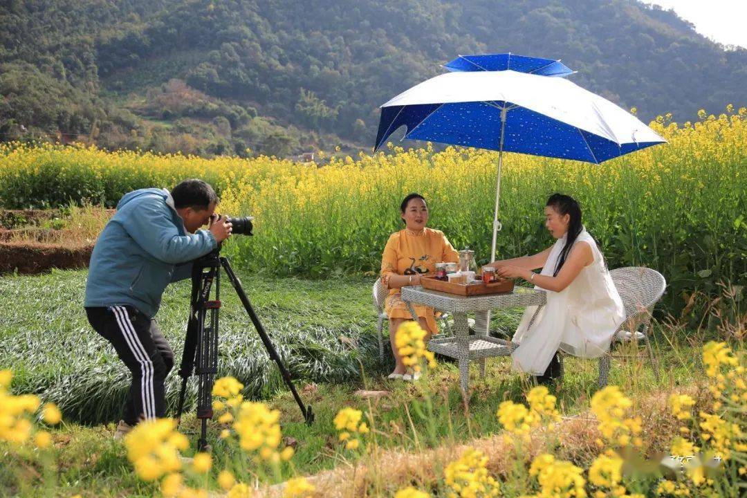 楚雄摄影师助力一平浪镇大窝村发展乡村旅游