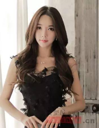 女生褐色染发设计 低调发色魅力尽显
