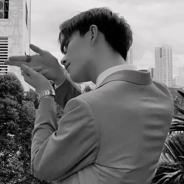 情头丨情侣头像_低头