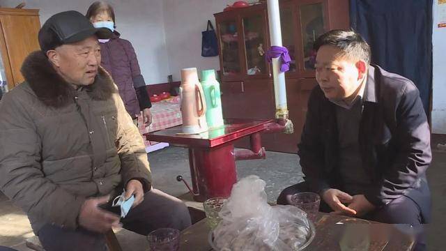 焦作市委教育工委书记,市教育局党组书记,局长张建虎走访慰问困难退休