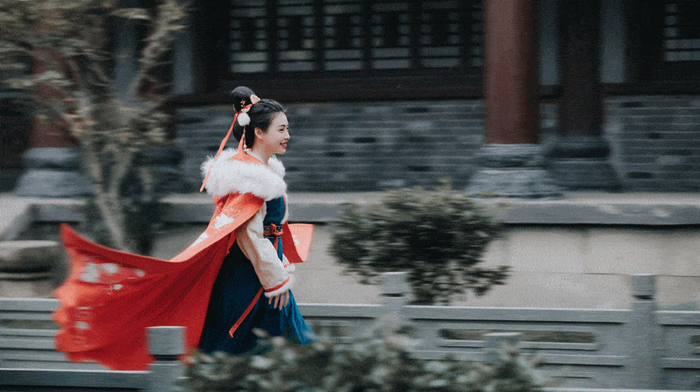 重温经典剧情;还可以走红毯,赏明星手模墙,和明星近距离击掌