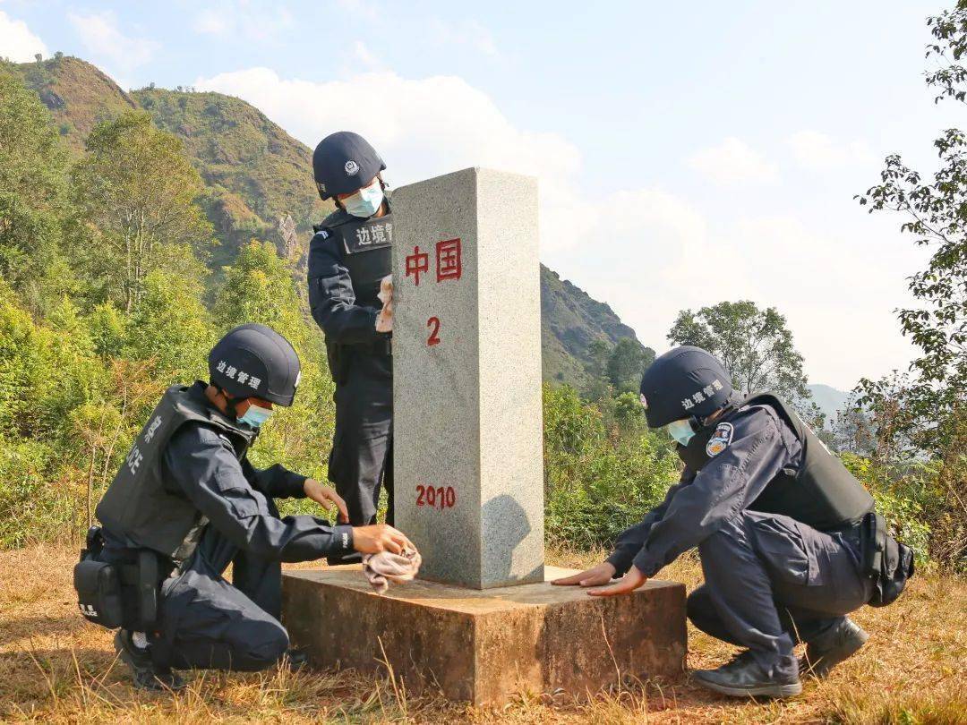 普洱边境管理支队移民管理警察边境巡逻迎春节