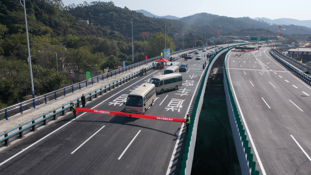 今天广汕路北绕线荔城至增江段通车