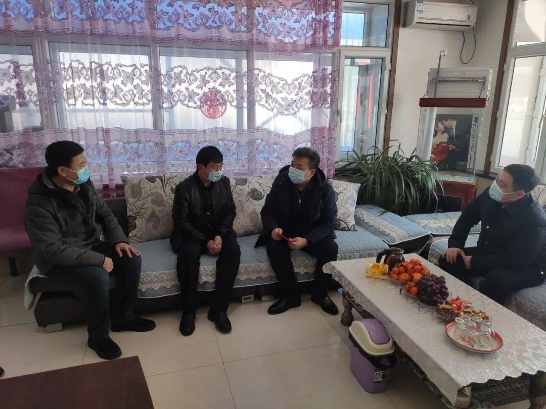 【基层动态】勃利县领导春节前慰问劳动模范和困难职工