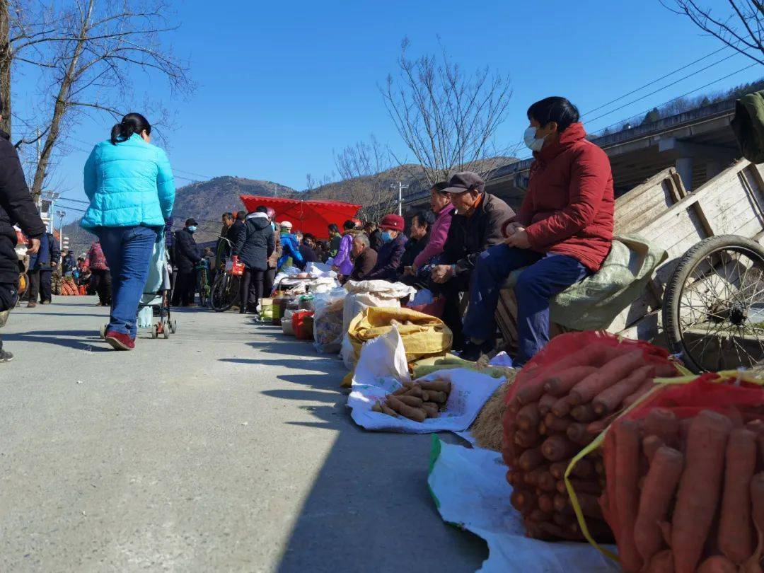 马上过年商洛各乡镇赶集现场看看这样的场景你熟悉吗