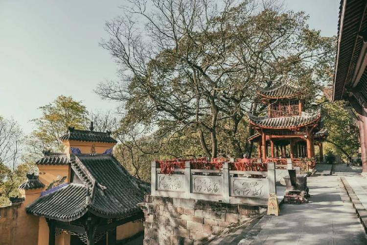 烧香祈福拜古寺,重庆这些地方耍事多!_涂山寺