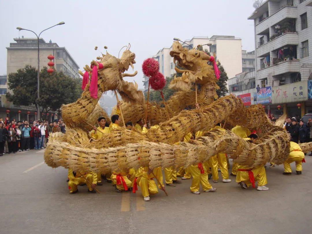 沐川草龙起源于唐代,历史悠久,具有较高的历史和艺术价值.