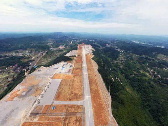 建议抓住机遇引领湘西抓住政策吉首花垣应合并建区