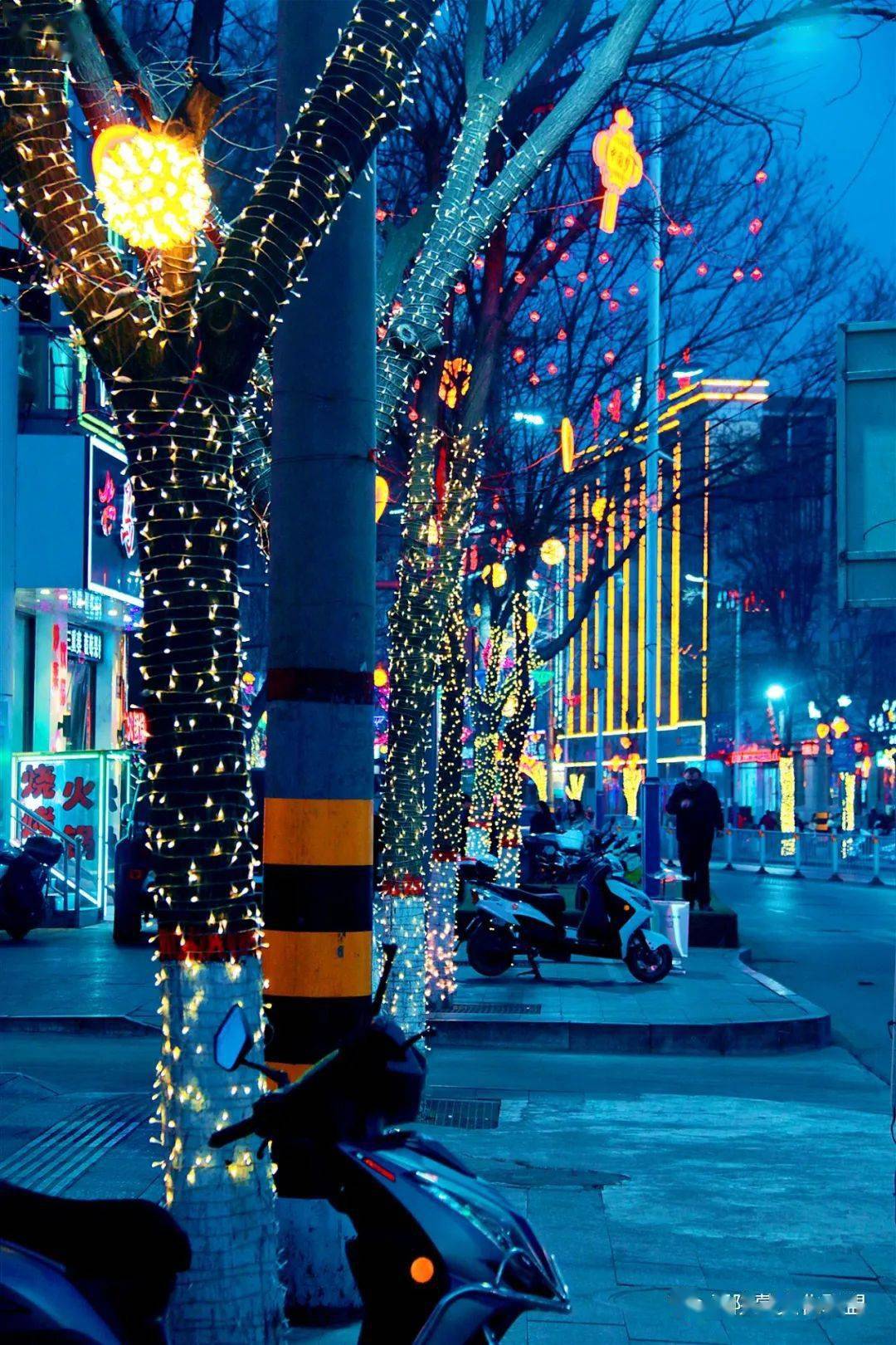 保德春节:街头花灯扮靓城市夜景