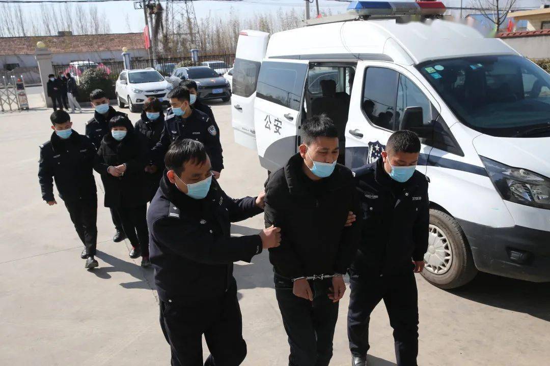 2月17日,兰陵县公安局刑侦大队,金岭派出所民警联袂出击,连续奋战