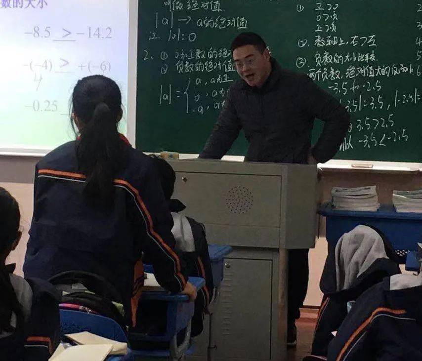 罗阳中学:新学期从第一天,第一课起航
