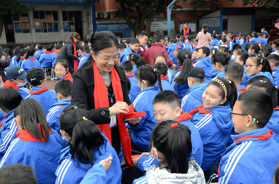 心怀美好,精致如你——彭山二小举行2021年春季开学暨