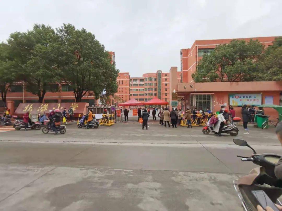 看看北港小学学校门口