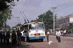 1960年7月2日,本溪市第一期无轨电车南地—东坟(那时还没叫东芬)