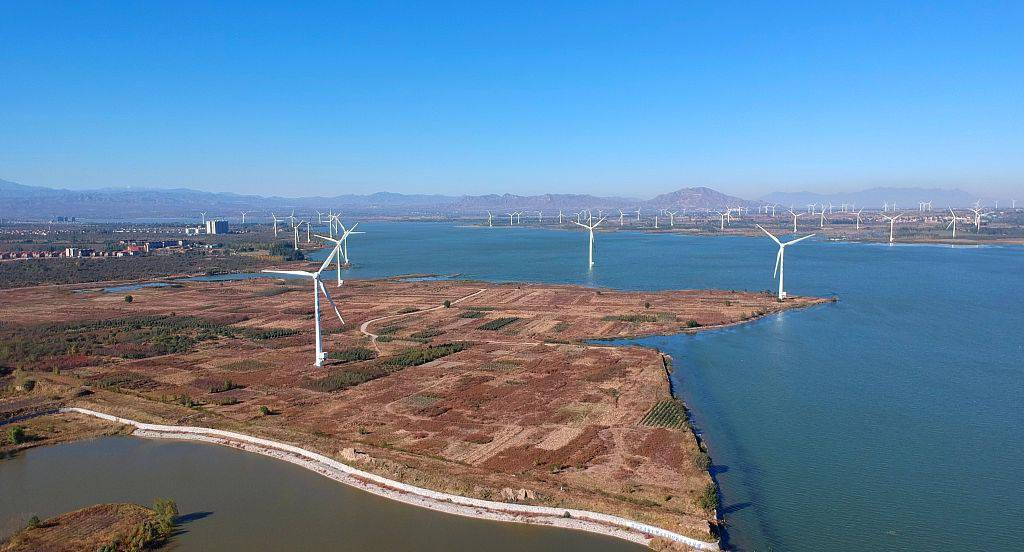 河北省张家口市,探访官厅水库周边风电场.(来源:视觉中国)