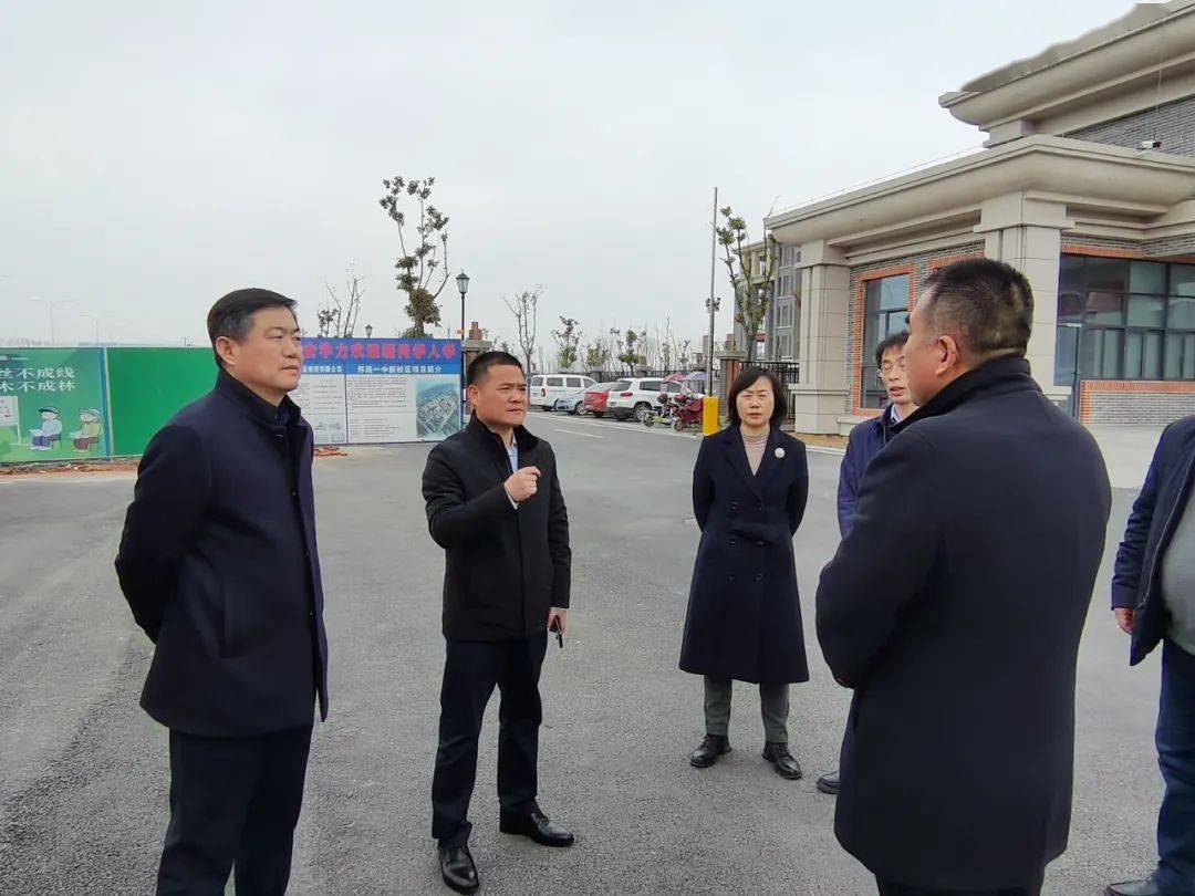 3月10日,县委副书记,县长高东升带队调研社会事业及民生类项目,查看