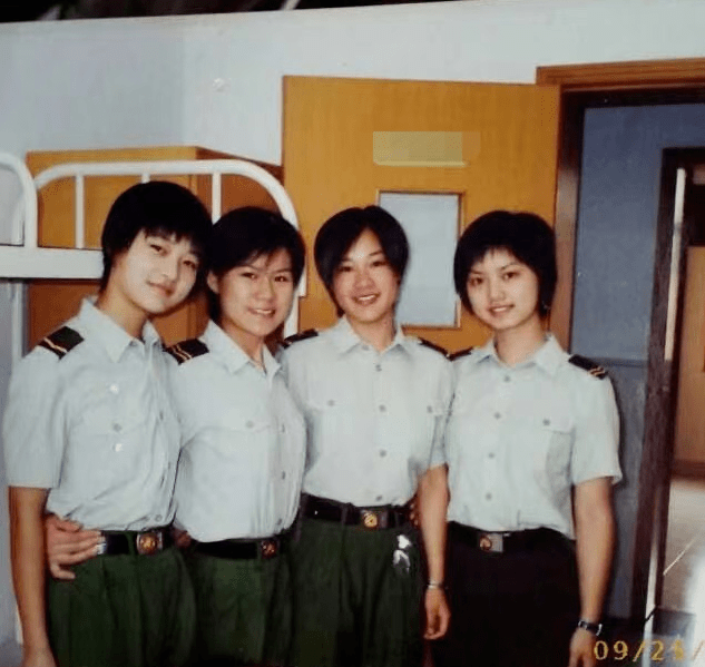 戴慧华,中共党员,1992年12月入伍驻沪陆军某部,1995年12月退役.