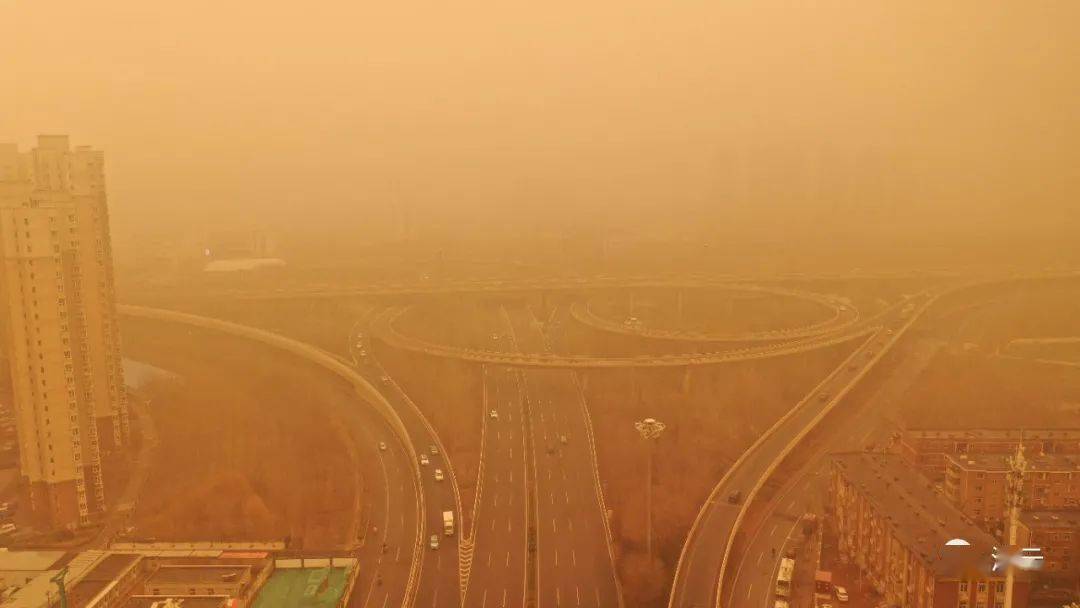 沙尘席卷9省份张家口PM10“爆表”受一股影响
