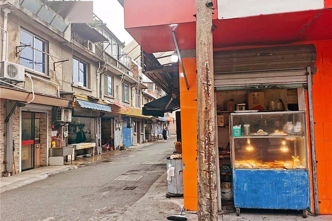 不见踪影欧风街退出历史舞台后现已改名为中山路曾经的大名叫"青石路"