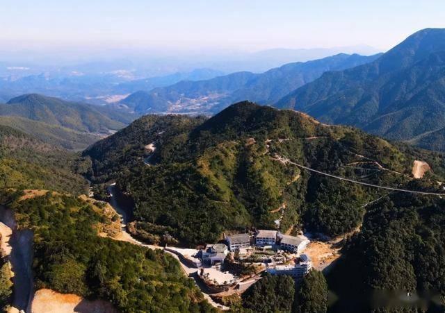 寻乌项山甑野生杜鹃花中此物似西施