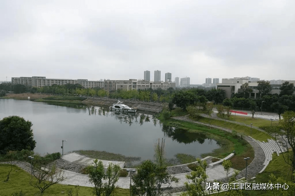 我是重庆交通大学科学城校区我在双福请多关照