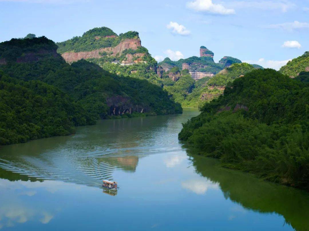 地址:韶关市仁化县丹霞山风景区