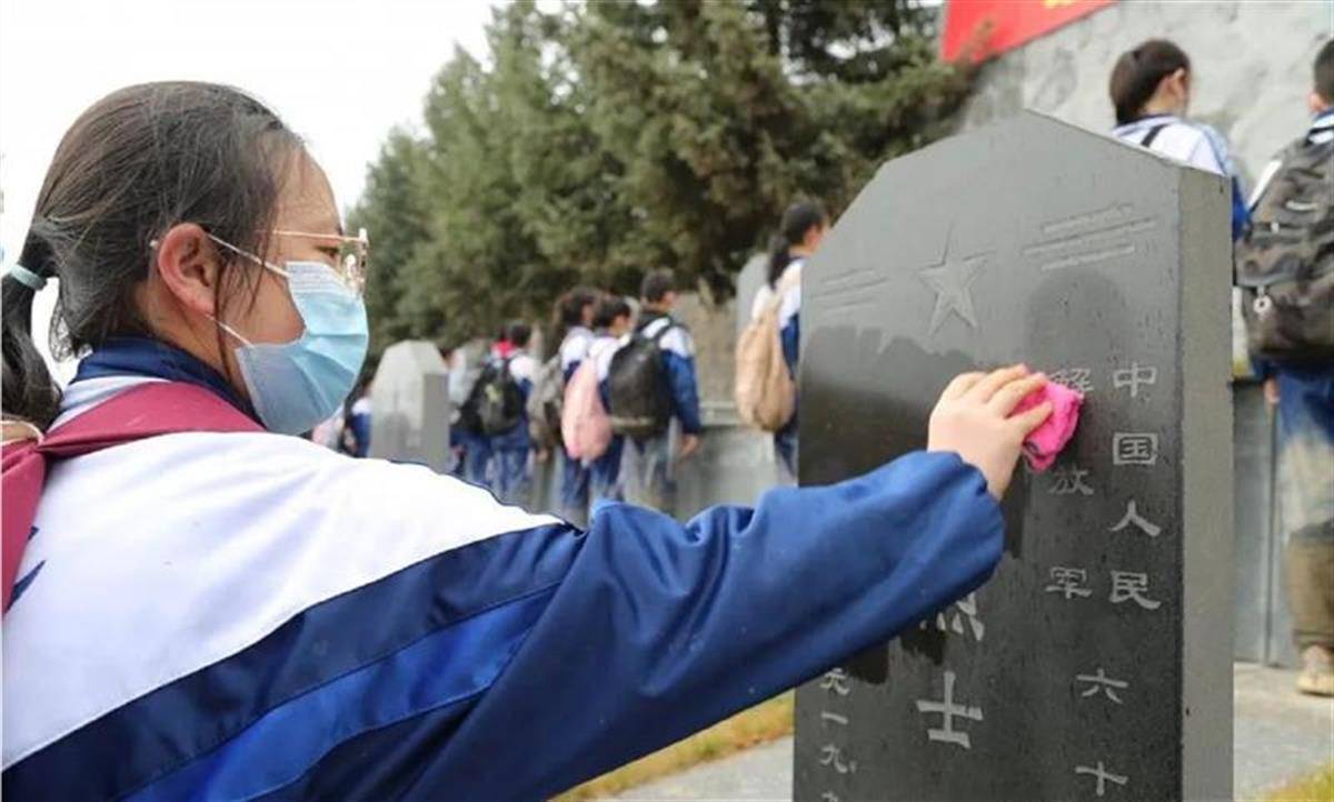 千余师生徒步百余里祭奠英烈,宁夏固原一中学坚持26年