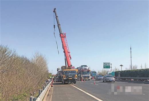 沈海高速重大交通事故已致11人遇难