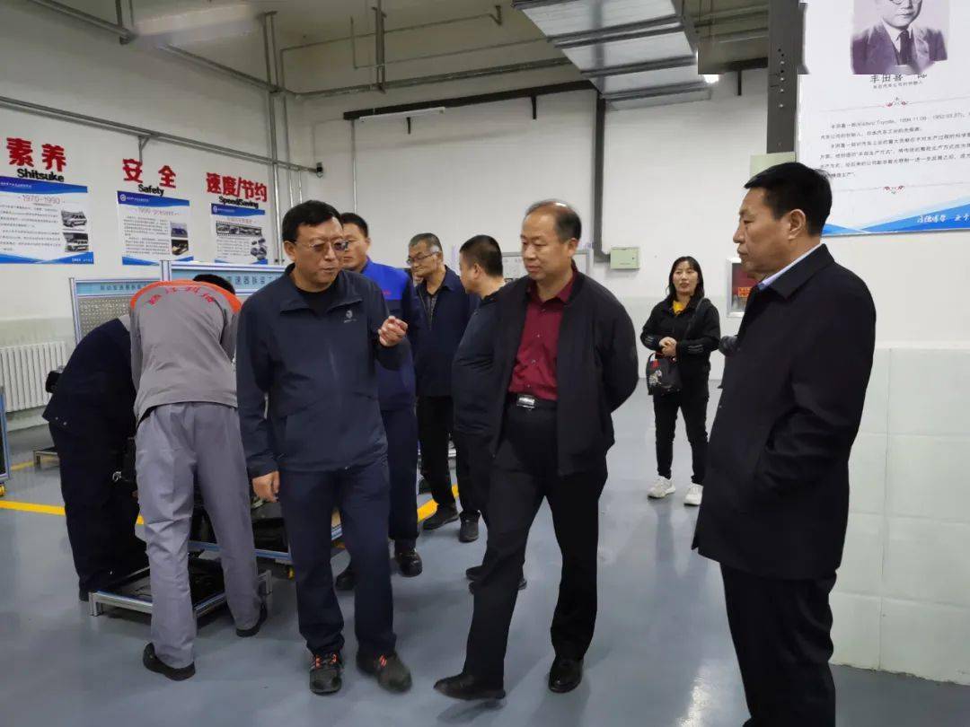 陕西省米脂县人大常委会到我县开展高中教育学习考察