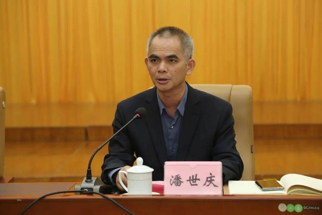潘世庆指出,本次股权划转仪式的成功举行,既是广西铁合金公司迈入转型