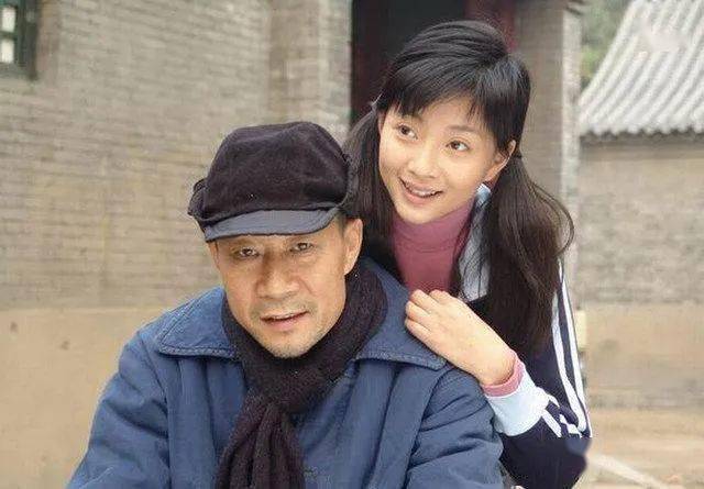 67岁影帝出道40年0绯闻,却独宠她38年,晚年患癌后被一句话救回.