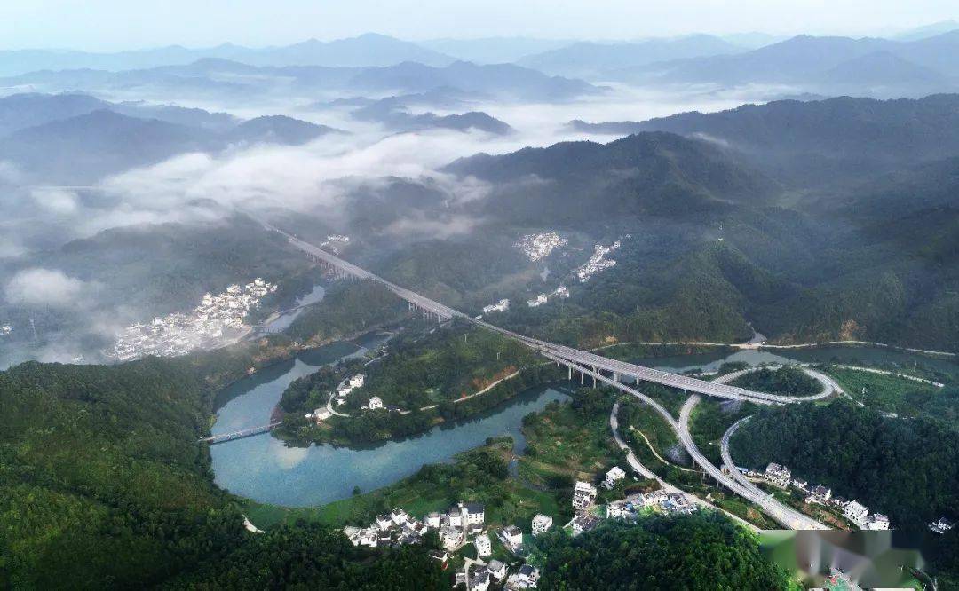 沿着高速看江西 | 航拍杭瑞高速景婺黄段 景色秀美风光绮丽