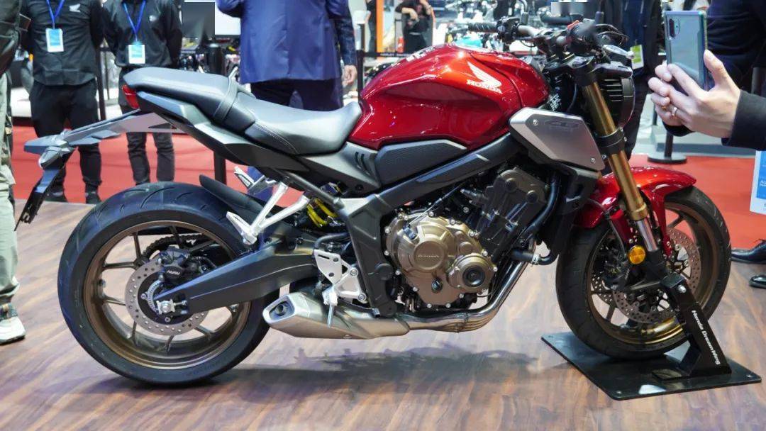 本田发布多款车型nss750和cm1100售价15万起cb1000r售价在20万左右