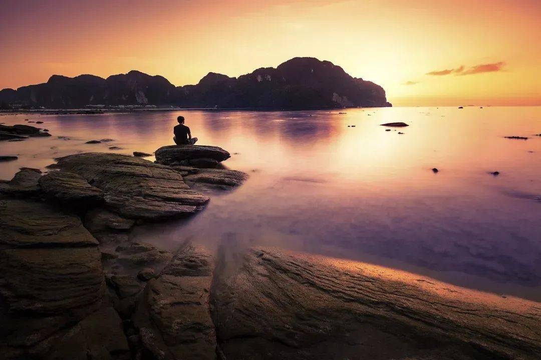 智者,静_思考