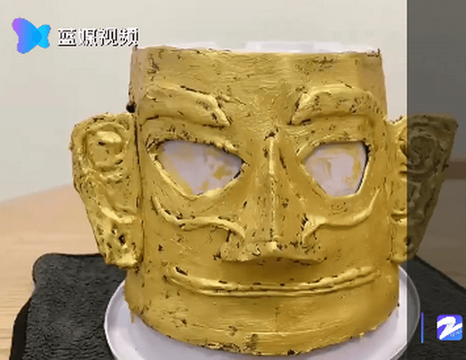 心灵手巧8岁小学生橡皮泥复原三星堆黄金面具成品惟妙惟肖