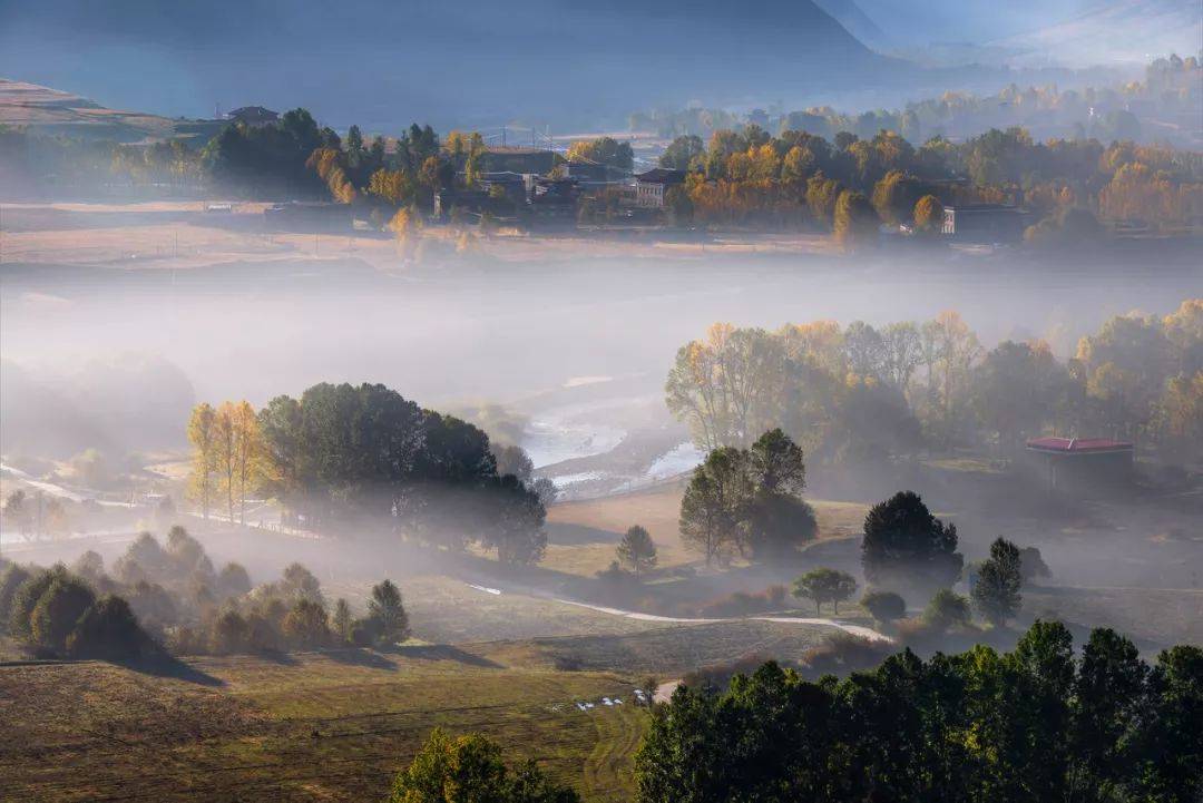 一路的惊,险,绝,美,雄,壮的景观 被《中国国家地理》评为 沿途风景