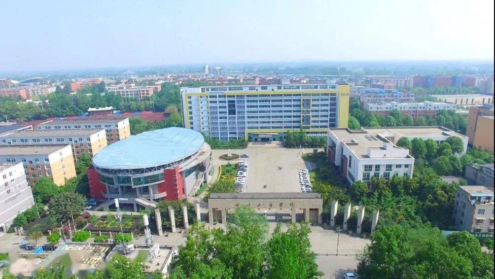 四川工商学院74地址:东坡区岷东新区眉州大道岷东段9号四川工商