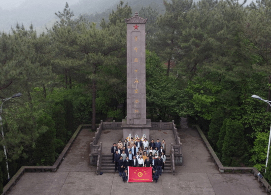 钟山烈士陵园"血与火的年代"革命史迹陈列馆,朱洪山烈士像,洋菜厂