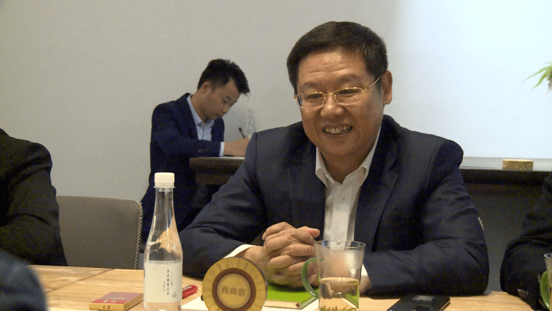 王强会见金东集团董事长吴向东