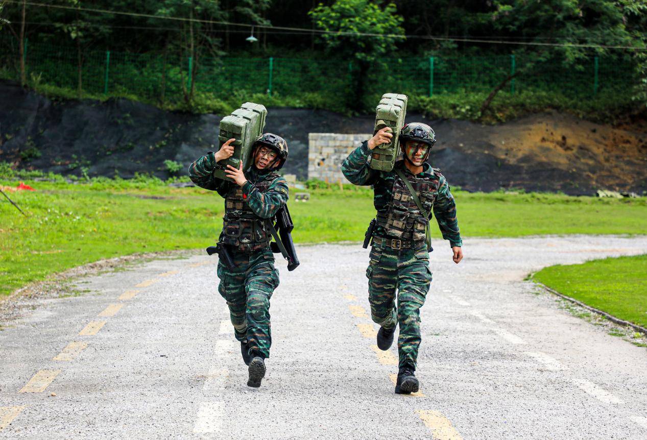 特战精兵这样炼成:广西河池武警特战队员训练掠影