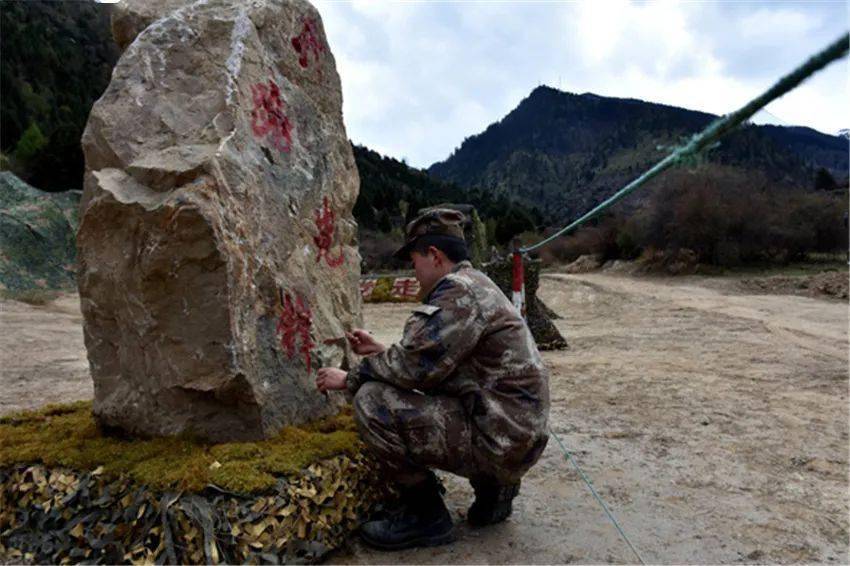 野外驻训以来,该旅官兵充分发挥文化工作向导,育人,凝聚功能,立足野外