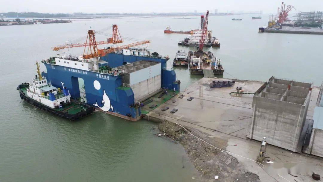 【致敬最美劳动者】中船广西海上风电装备产业基地完成首件沉箱出运